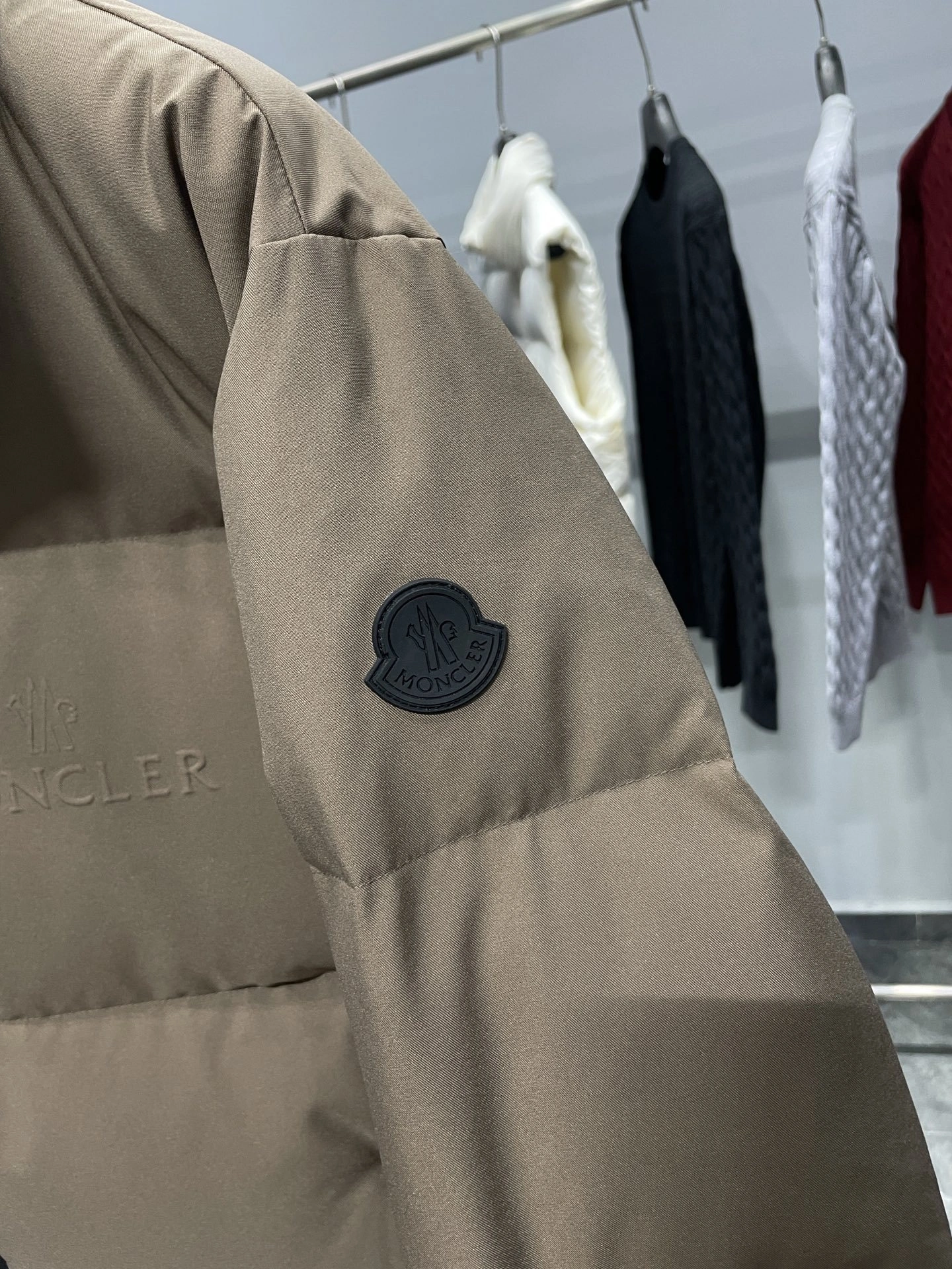 wg.luxury-- 7o9385r Down jacket white duck down nylon 2colour item: E-F000J1307-2